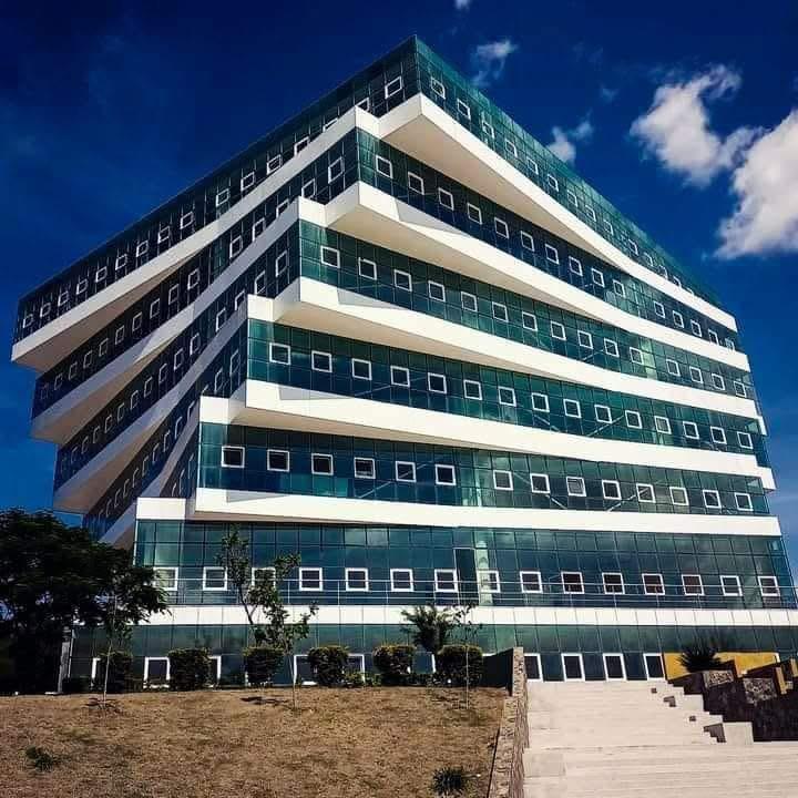 ¿Sabías que la Casa de Cultura de Tecomatlán representan a las siete bellas artes? 

La #CasaDeCultura de #Tecomatlán tiene siete pisos que se pueden ver casi desde cualquier punto del poblado y es la más grande de los municipios de Puebla.