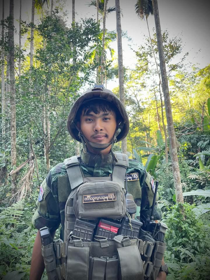 NwayMar12's tweet photo. ပန်းတိုင်ရှိတယ်
ယုံကြည်မှုနဲ့ရှေ့ဆက်လှမ်းတယ်
ဤပန်းတိုင်မကြာဘူးရောက်ရမယ်🔥🫶
# Le Vai
#CobraColumn https://t.co/cPlQQ6H0G7
