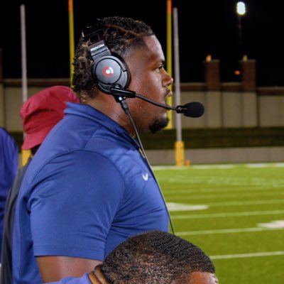 CoachJJSanders's tweet photo. #NewProfilePic https://t.co/ADudUA5XoA