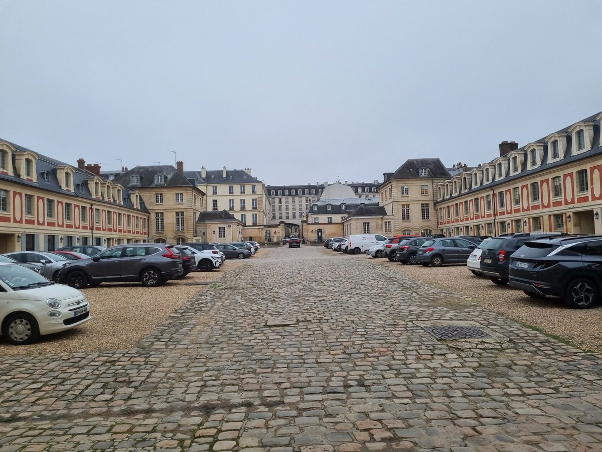 FOJUSTICEGREFFE's tweet photo. Fo greffe auprès des collègues versaillais aujourd'hui pour répondre à leurs questions #fojustice #teamgreffiers #Justice https://t.co/PyID3a1nJ8