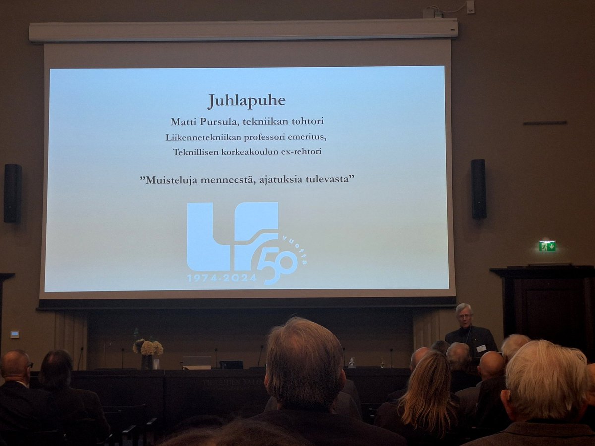 Liikenteeseen ja sen turvallisuuteen voidaan vaikuttaa, kun todellista halua on, toteaa TkT Matti Pursula juhlapuheessaan <a href="/LiikenneSS/">Liikenne</a> juhlatilaisuudessa.

#liikenne #liikenneturvallisuus