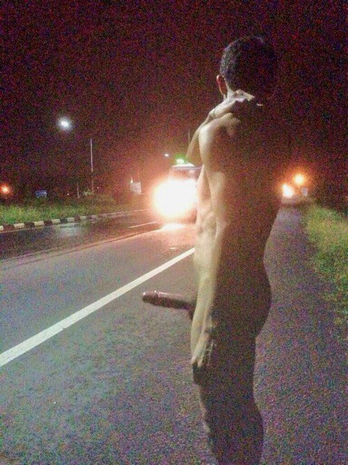 darkangelsfhell's tweet photo. would you pick me up if I was doing hitchhiking like this? https://t.co/RnN0evLT6C
