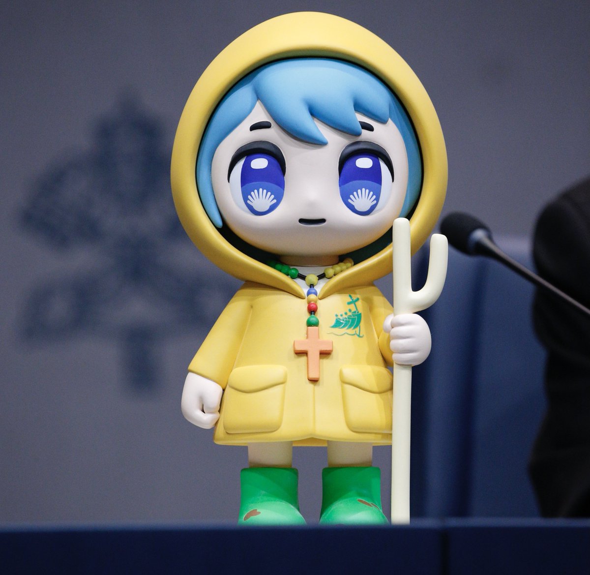 McLellan_Js's tweet image. Simone Legno, the creator of "Luce," also created a Nativity Scene depicting the Holy Family in the style of Japanese animated figures displayed in a Vatican exhibit on Nativity scenes from around the world.
📸 @CatholicNewsSvc