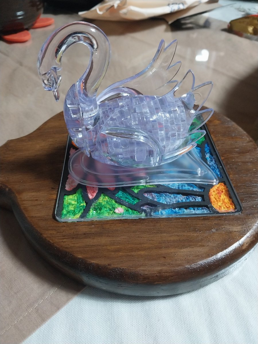 크리스탈 퍼즐이라고 신기해서 그 중에서 처음으로 백조 퍼즐 도전해 겨우겨우 2일만에 완성