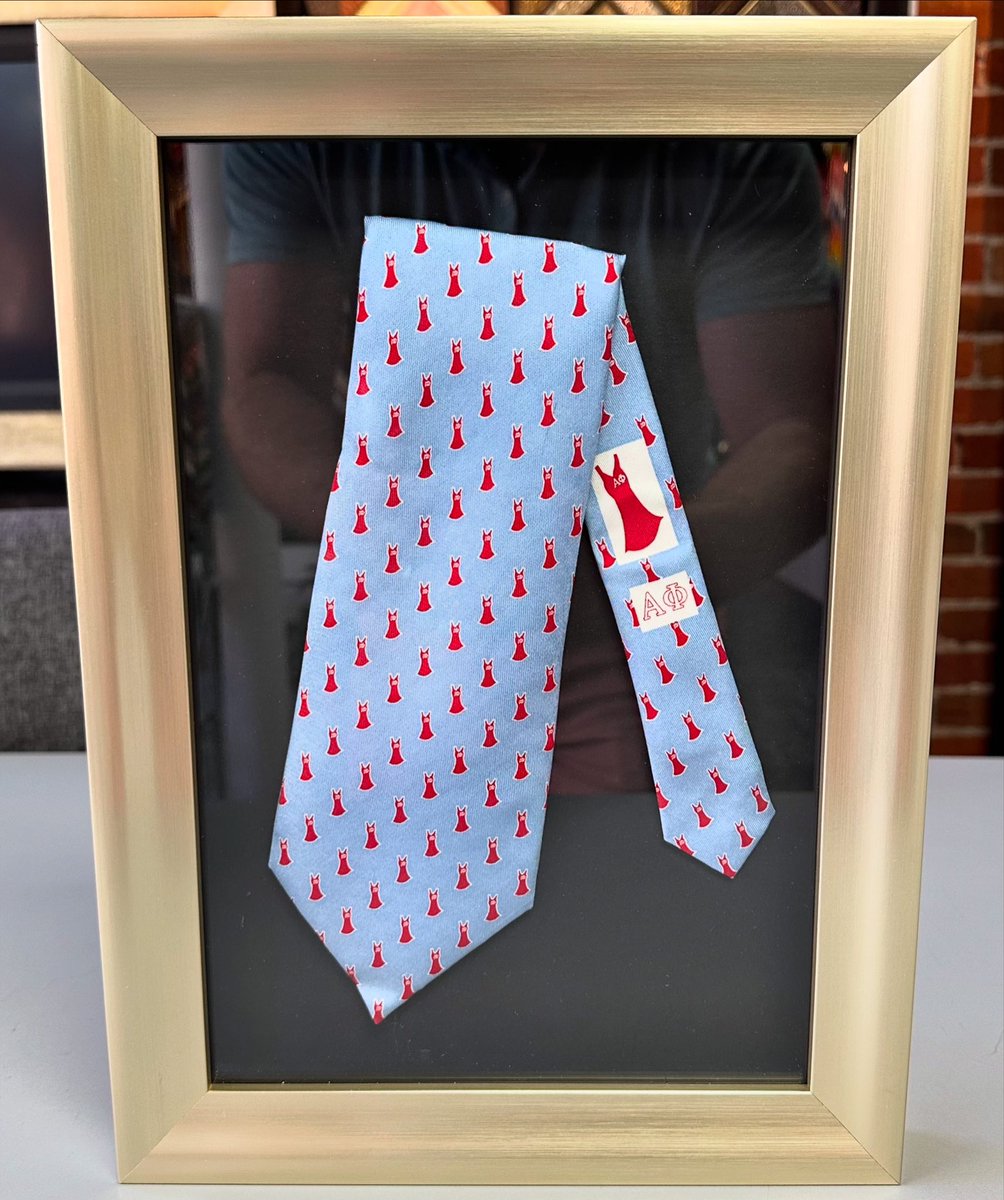 5280customframe's tweet photo. 👔 Custom framed tie for @AlphaPhiIntl using acid-free matting, UV glass and frame by AMPF Moulding! #art #denver #colorado #pictureframing #customframing #5280customframing #topofthetown #shadowbox #alphaphi #framedtie #fraternity @truvueglazing @Crescent_CP https://t.co/JpP5be63vh