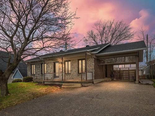 stephanebruyere's tweet image. Ancienne-Lorette. Unifamiliale. Prix demandé : 399,900$. Vendue 500,000$. Acquisition le 2020-06-15 pour 315,000$ #immobilier #staging #latino #immigration