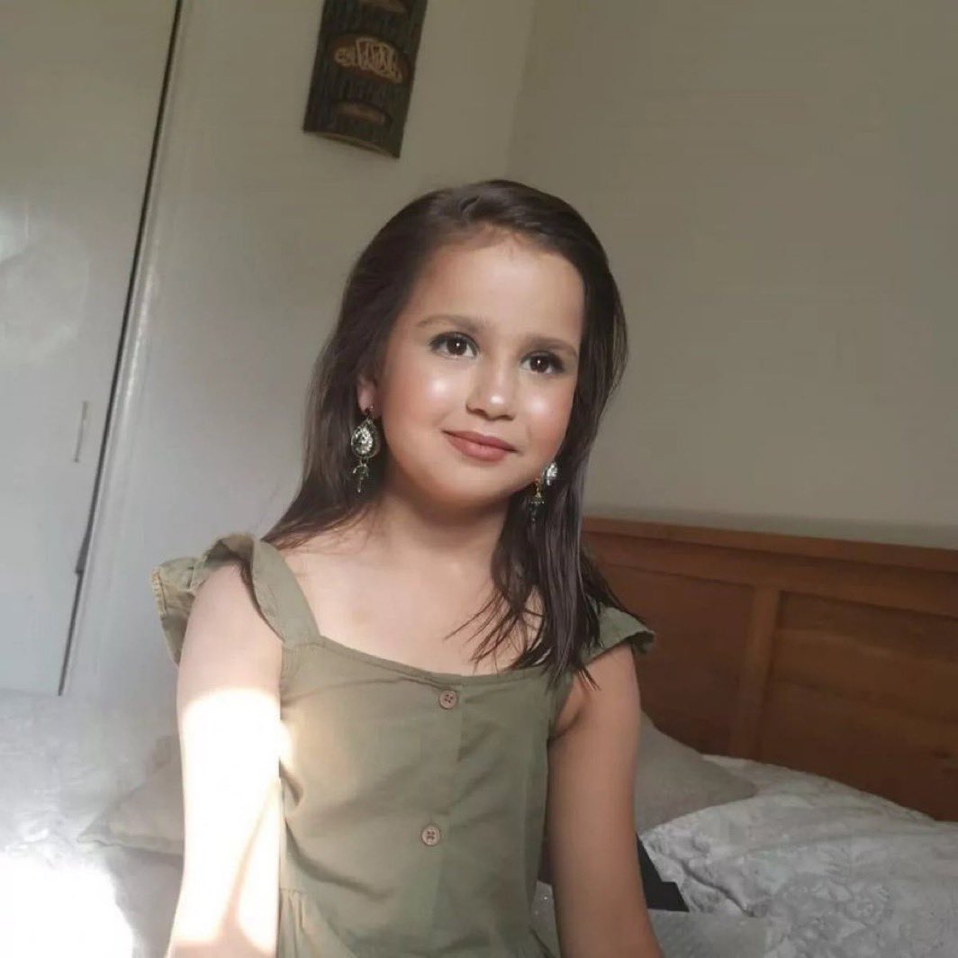 Lee Patriot Hood tweet media