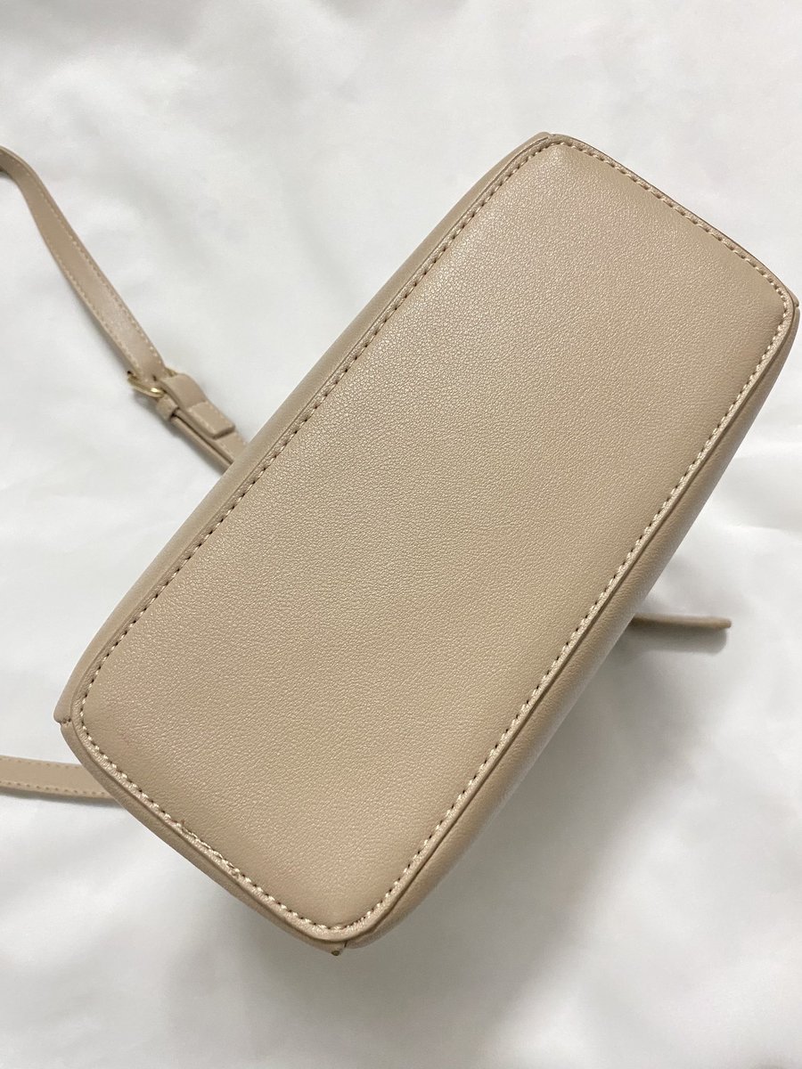 kaewsawat_sasi's tweet image. ปล่อยต่อ📍กระเป๋า Mossdoom 130.- (รวมส่ง) ✅ปรับสายได้ ✅จุของได้เยอะ *ตำหนิน้อยมากแค่ตรงอะไหล่สีทองตามรูป* ขายเพราะไม่ค่อยได้ใช้
👉🏻ราคาปัจจุบัน 300+

 #moosdoom