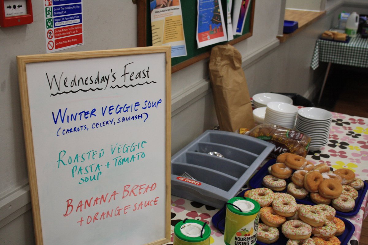 Every week, FoodCycle Lewisham turns 130kg of surplus food from local businesses and allotment growers into delicious and nutritious free meals for our community! 🍲🍞

Join us in keeping this vital service running!

avivacommunityfund.co.uk/p/foodcycle-le…