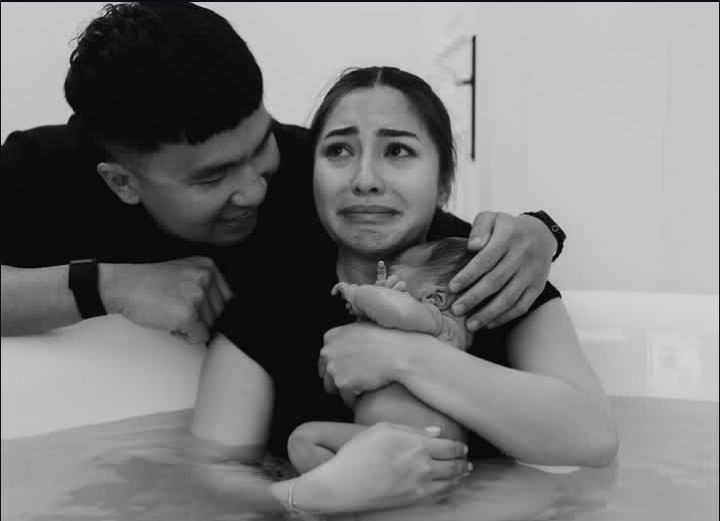 Selamat Issa resmi jadi kakak! Nikita Willy melahirkan anak keduanya di Amerika Serikat dengan metode Water Birth 💦

Ada yang belum tau apa itu Water Birth? Ini dia penjelasannya!
