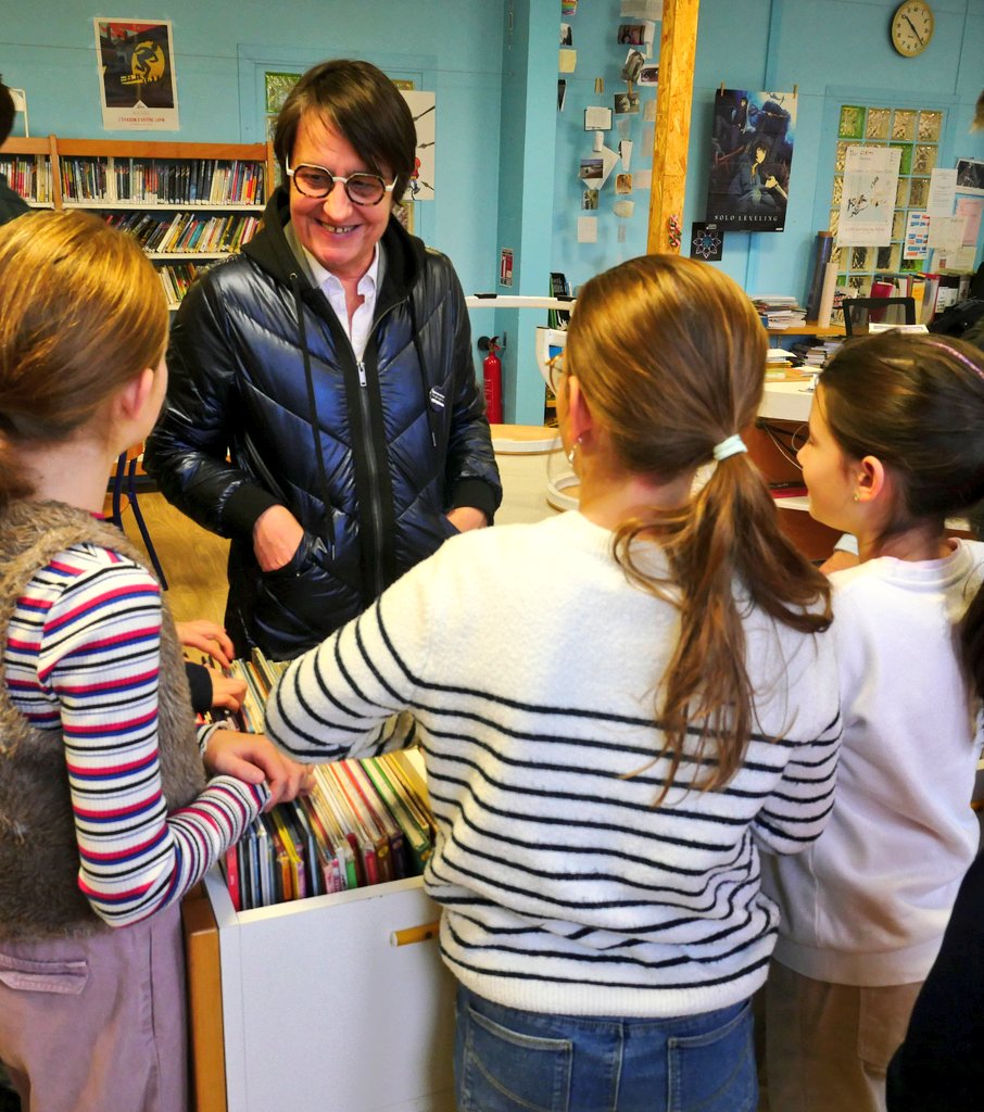 🏫 Collège Charles Péguy à Vauvillers (70) : La rectrice <a href="/NathalieAlber15/">Nathalie Albert-Moretti</a> a échangé ce matin avec les élèves de la classe CM1/CM2 implantée au collège et les équipes. 
Une initiative pour enrichir leur scolarité, développer leur curiosité et faciliter leur passage en 6e.