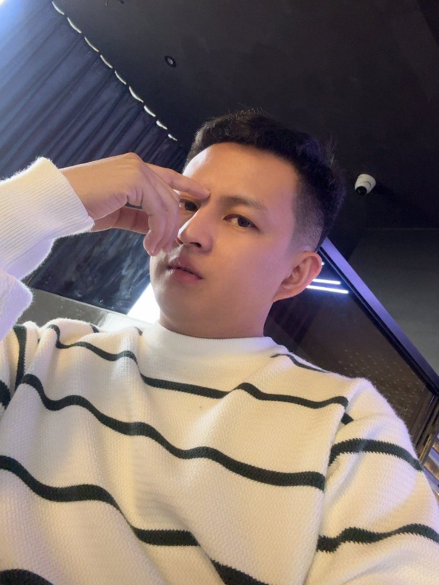 Babypops20's tweet photo. 👉🏻👈🏻 https://t.co/HxP5gn8fYi