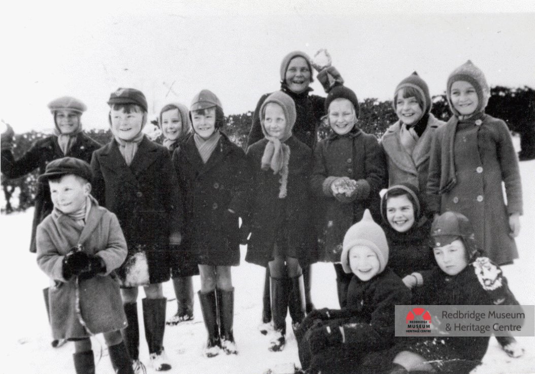 School’s out for Christmas – enjoy your holidays! 🎄

📸: Evacuees from an Ilford school in Suffolk, Second World War.