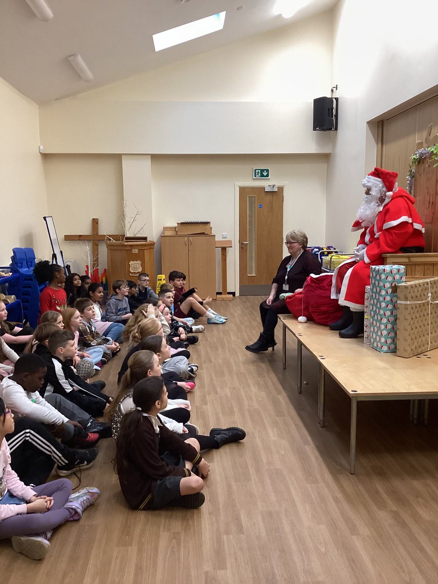 We had a very special visitor today! 🎅🏼