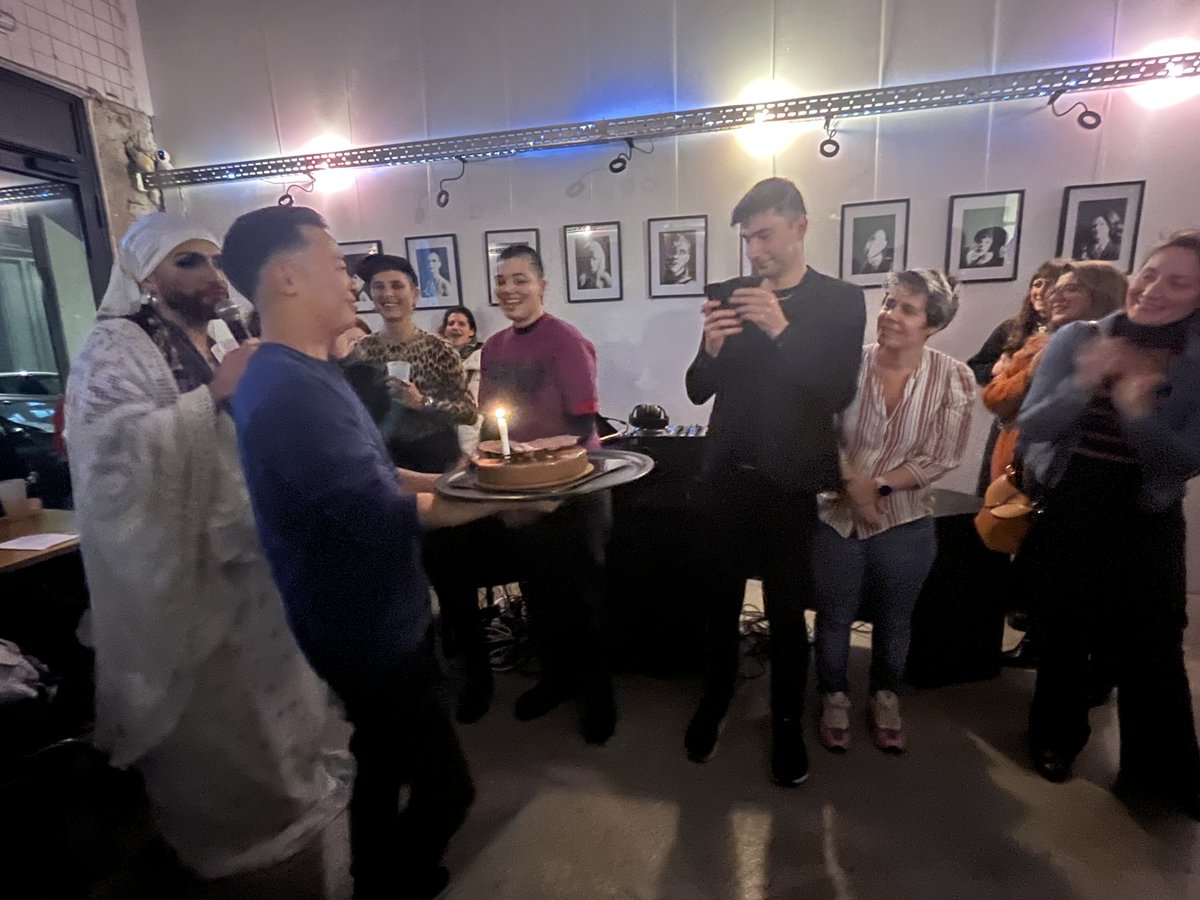 Le centre LGBT de Marseille a fêté sa première année d'existence en présence de la préfète déléguée pour l'égalité des chances et d'élus de la ville de Marseille <a href="/TheoChallande/">Théo Challande Névoret 🌈</a> et <a href="/SoRoques/">Sophie Roques</a> . 
Une année riche d'activités et de services utiles mis à disposition des personnes