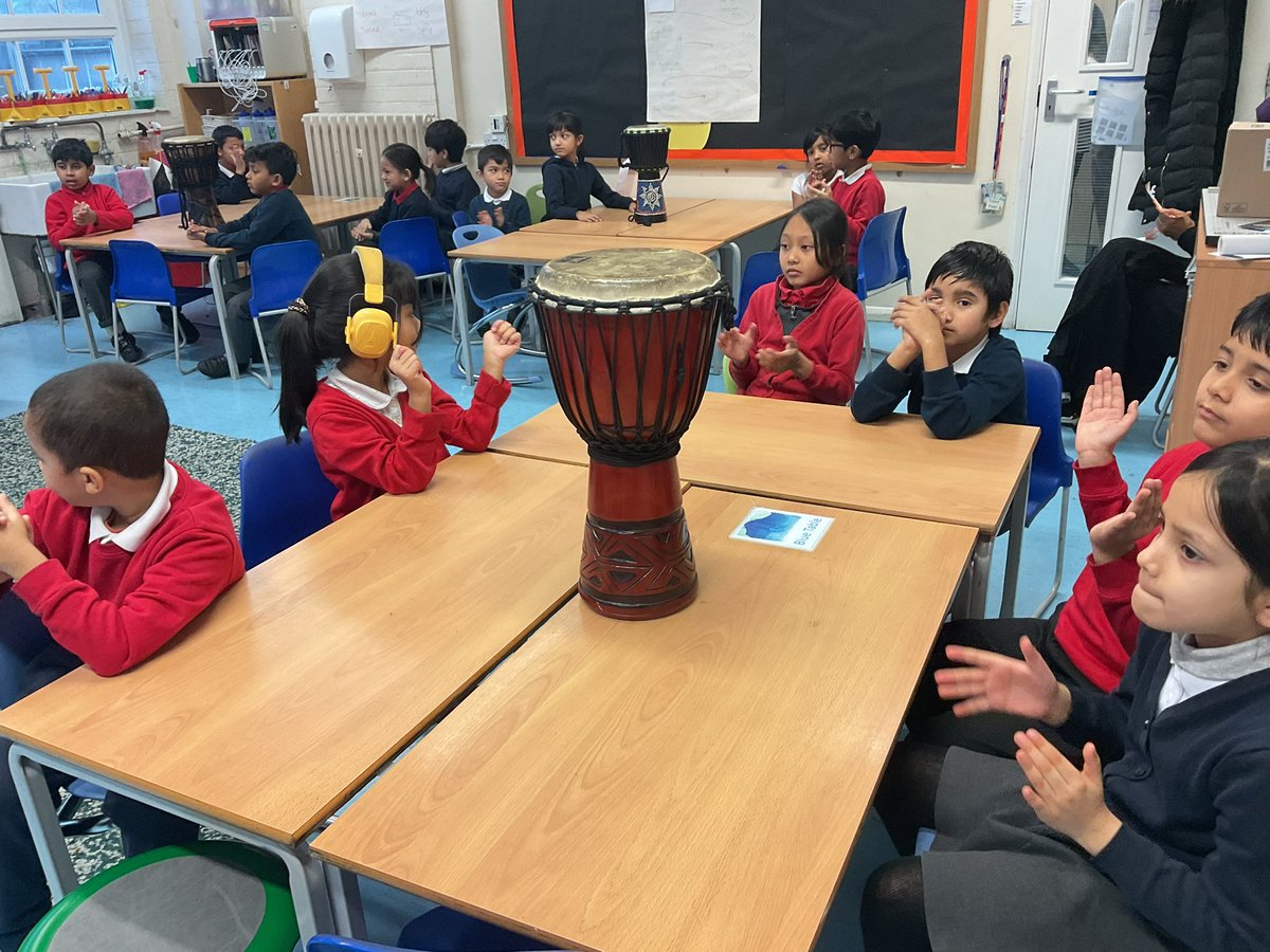 MayflowerSch's tweet photo. #okeeffe class did their first music lesson today and clapped and moved to a pulse. Then we listened to ‘smoke on water’ and clapped the rhythm while our group kept the pulse on the drum. #music #autumn2 #lesson1and2 #ks1 #year2 https://t.co/Kk4i4IloSo