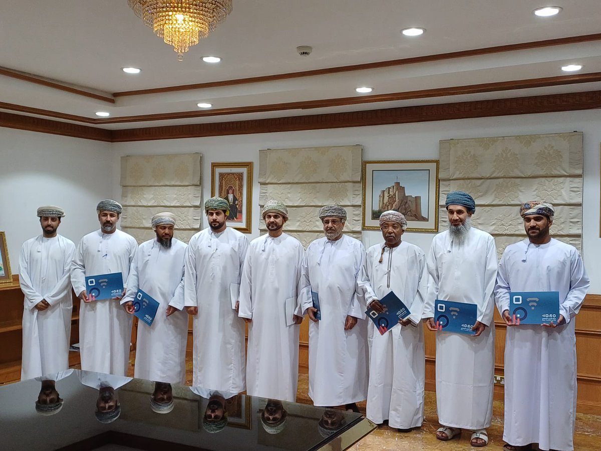 Mohammed_Alabr9's tweet photo. عندما تجتمع الخبرة والتخصص،المحصلة والناتج إبداع وإتقان وشرح مستفيض يعرف عن نفسه،،شكرا د/موسى اللواتيا على تقديمه دورة(مهارات صناعة الخبر في الحسابات الإخبارية  الخاصة)وشكرا المشاركين بالدورة سعدت بالتعرف عليهم،وشكر خاص لطاقم مركزالتدريب الإعلامي على الدورة والتنظيم  وطيب التعامل https://t.co/cPU0wcEcQw