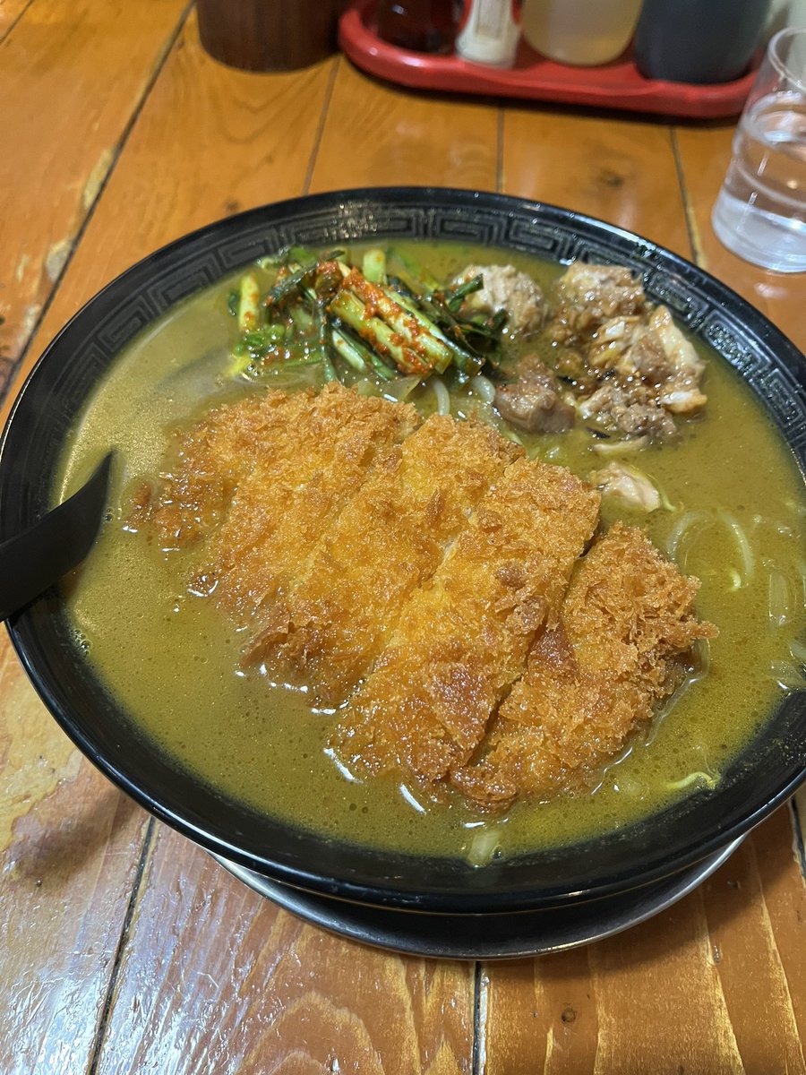 今日のやつでしたー
一石三鳥のカツカレーラーメン
あったまるのと満腹感で
一石五鳥やね

#櫓屋