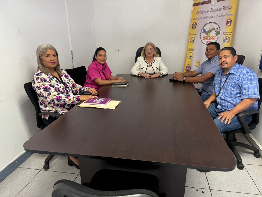 SIECPanama's tweet photo. @__x SIEC Y DIJ IMPULSAN MEJORAS EN EL ANÁLISIS DE HOMICIDIOS https://t.co/CKdV7lr3vh