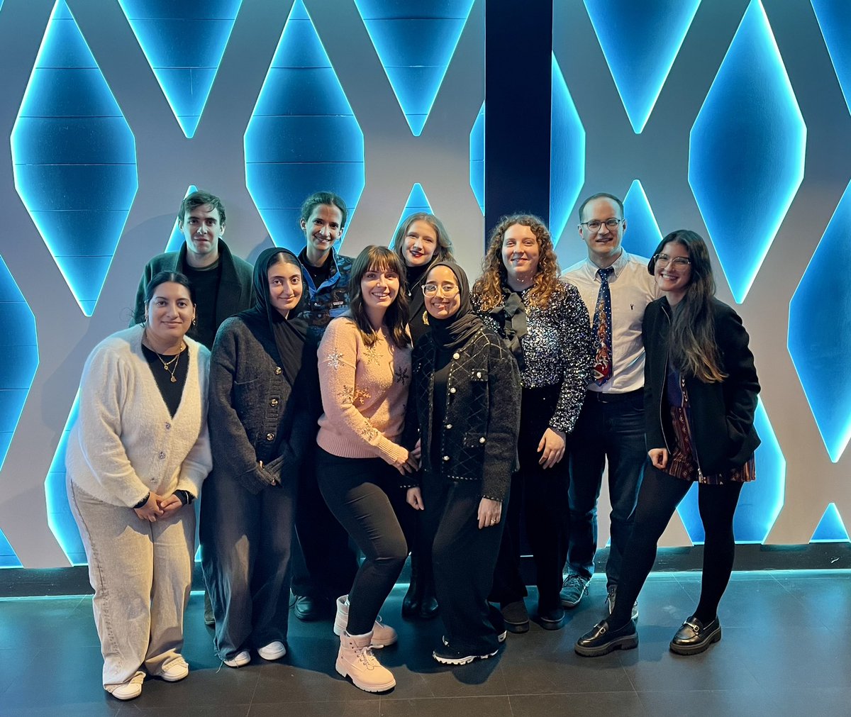 SamJones_Lab's tweet image. Great to be able to celebrate as a whole group this Christmas. Merry Christmas everyone!🎄🎅🏼