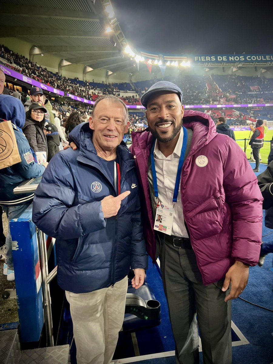 Personne n’est irremplaçable, sauf les légendes! #teamPSG 
🔴⚜️🔵