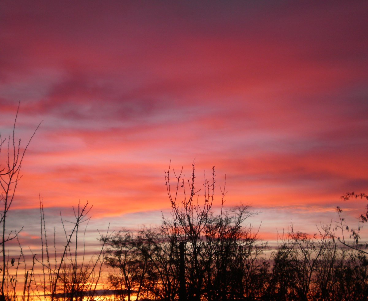artisticGeno's tweet photo. #mysunset #colors
Full of colorful dreams... do you remember me ? https://t.co/MuRe65Pc4b