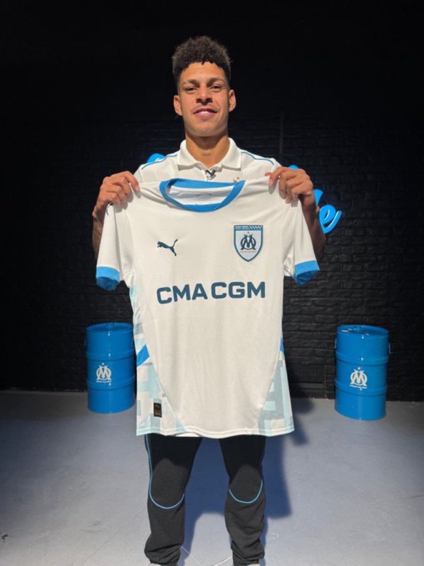 🚨 QUER GANHAR UMA CAMISA DO OM? 🙌

Nós e o <a href="/OM_Portugues/">Olympique de Marseille 🇧🇷 🇵🇹</a> vamos dar um presente de Natal antecipado. Para concorrer ao manto autografado pelo Luís Henrique é simples:

➡️ Siga o <a href="/OM_Portugues/">Olympique de Marseille 🇧🇷 🇵🇹</a> + <a href="/futnostalgico/">Futebol Nostálgico!</a>
➡️ RT e like no post

Resultado dia 23/12. Boa sorte! 🎁🎄