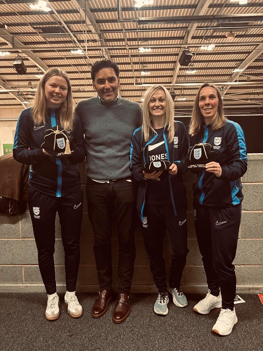 LondonHelveciaLadies (@helvecialadies) on Twitter photo Congratulations to our 3 lionesses who were presented with their <a href="/EnglandFutsal/">England Futsal</a> caps during the menโs game last night ๐ด๓ ง๓ ข๓ ฅ๓ ฎ๓ ง๓ ฟ Congratulations to our 3 lionesses who were presented with their <a href="/EnglandFutsal/">England Futsal</a> caps during the menโs game last night ๐ด๓ ง๓ ข๓ ฅ๓ ฎ๓ ง๓ ฟ