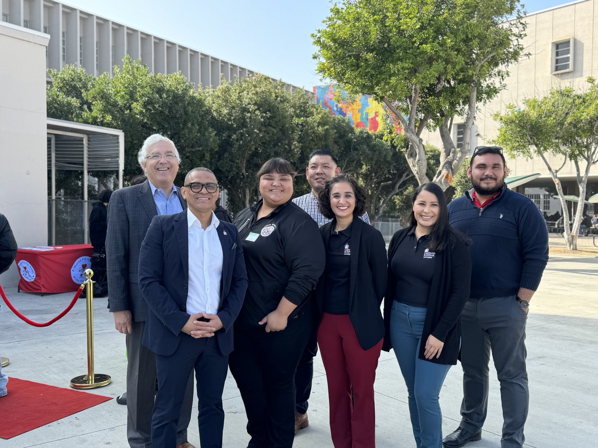 CISLosAngeles's tweet photo. 💥 How can a community’s support change a student’s life? CISLA is showing the way. From student panel stories to receiving the LA REPAIR grant, we’re proud to be part of a bigger vision for LA. Learn more: https://t.co/n0rYkHpEZO https://t.co/oHRUULIqI5