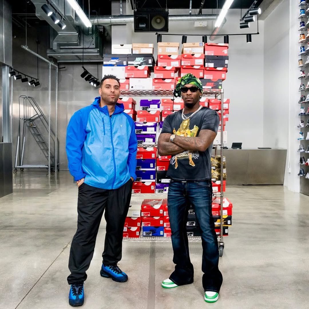 KiariMedia's tweet photo. “@OFFSETYRN TALKS THE YEAR IN SNEAKERS, BUYS 80 PAIRS OF SNEAKERS FOR A GOOD CAUSE…” —JOE LA PUMA @COMPLEX #SNEAKERSHOPPING

https://t.co/2q3WwJ6WAI https://t.co/suFq5oQ9TR