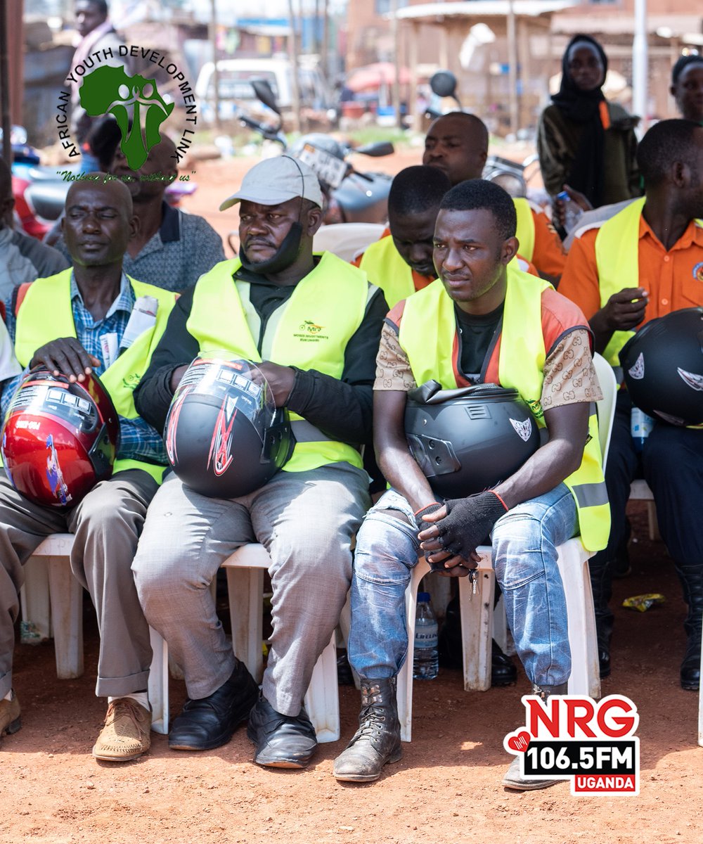 nrgradioug's tweet image. Today, @PoliceUg and @AYDLinkUg joined hands together at Bwaise Taxi Terminal spreading the message of safety and a crime free festive season. Let’s all work to keep our communities safe and joyful.

Powered by @AYDLinkUg and @PoliceUg 

#FunaID | #VoterReadyUG #PeaceforProgress