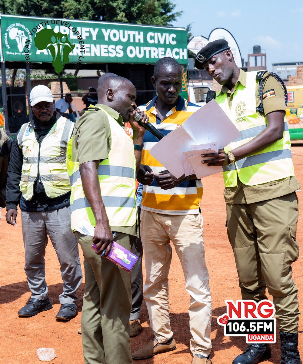 nrgradioug's tweet image. Today, @PoliceUg and @AYDLinkUg joined hands together at Bwaise Taxi Terminal spreading the message of safety and a crime free festive season. Let’s all work to keep our communities safe and joyful.

Powered by @AYDLinkUg and @PoliceUg 

#FunaID | #VoterReadyUG #PeaceforProgress