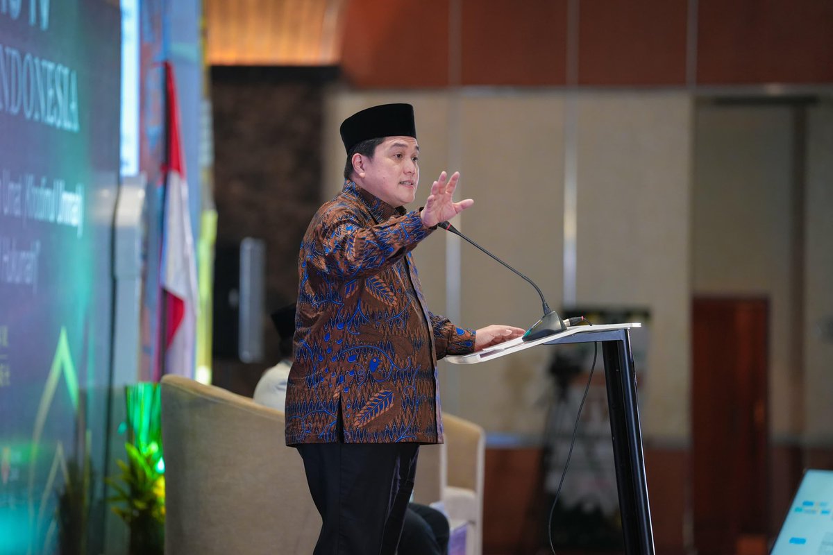 Indonesia memiliki potensi ekonomi syariah yang besar. Untuk memaksimalkan potensi tersebut, kita harus menciptakan ekosistem yang mendukung.

BUMN hadir untuk mendorong dan memberdayakan peningkatan ekonomi umat. Lahirnya BSI yang saat ini menempati peringkat ke-9 sebagai bank