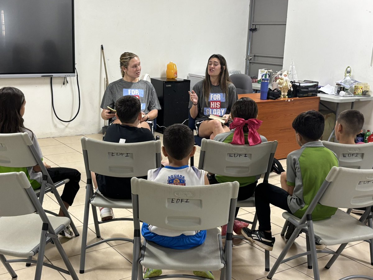 Ucwbb's tweet photo. It’s been an incredible morning putting on clinic with the local schools and sharing the word. #OneBigTeam https://t.co/HO0KaH7Qz7