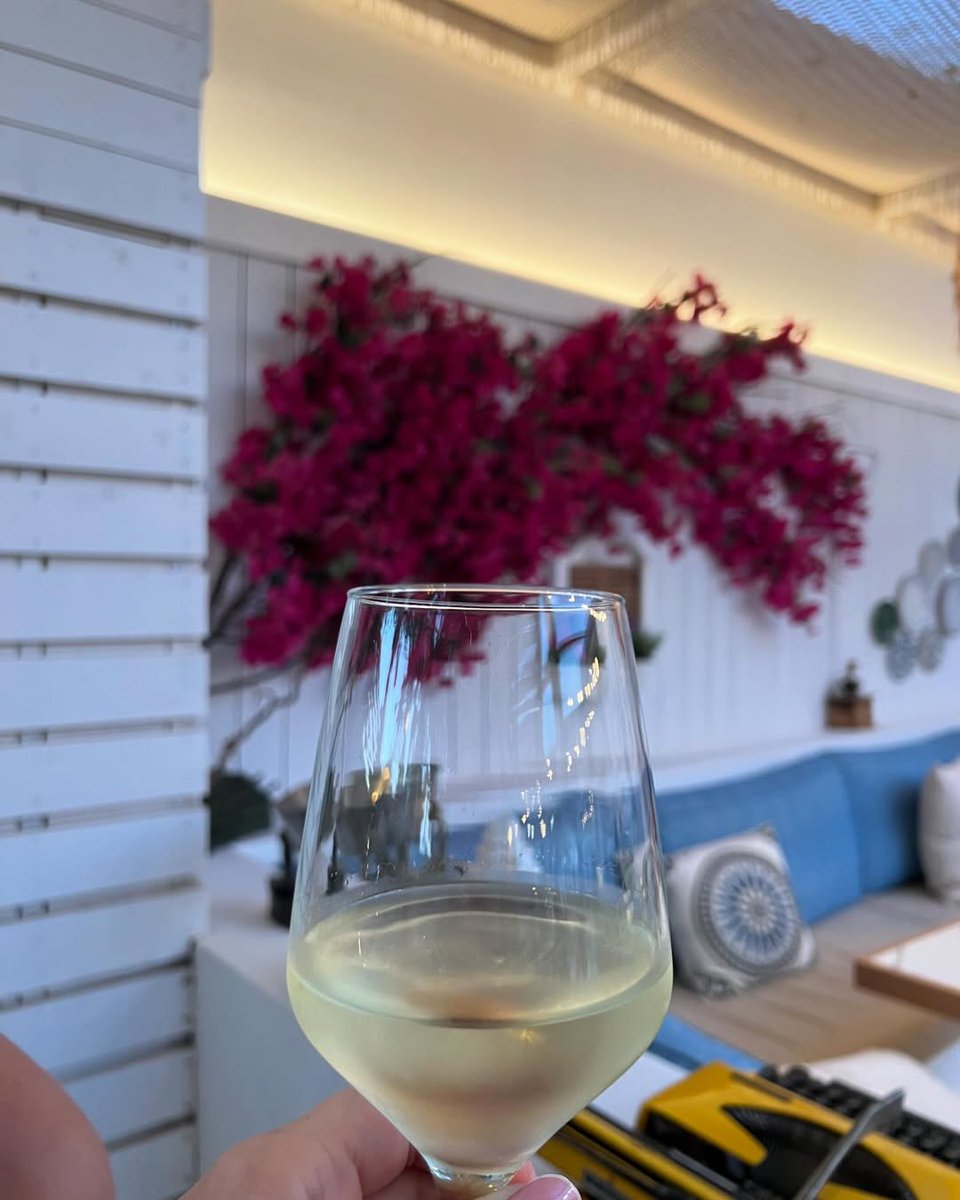 Jennifer Javan (@javanjenni29030) on Twitter photo  Jennifer Javan (@javanjenni29030) on Twitter photo