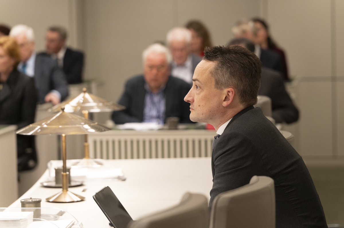 De Eerste Kamer is akkoord met het Belastingplan 2025. Hierin zitten wetsvoorstellen om de koopkracht van Nederlanders te verbeteren, het ondernemersklimaat te versterken en voor gezonde overheidsfinanciën. Deze gaan in per 1 januari.

Foto’s: Serge Ligtenberg/Eerste Kamer