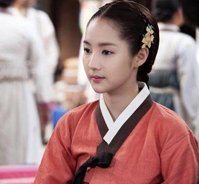 esha1990's tweet photo. Two characters and two portrayal..
#Parkminyoung and her acting skills are really admiring.
#Drjin was from start of her career but her emotional acting was amazing especially in Josean era..🙂
9th series of her i completed.. more to go in future..🙂 https://t.co/m6v377Pt18