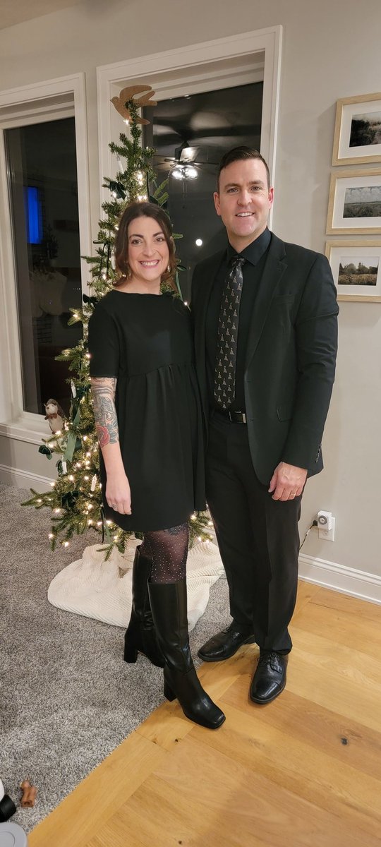 JoeNickerson80's tweet photo. Work holiday party with gorgeous Raven. https://t.co/raLjmv2PRY
