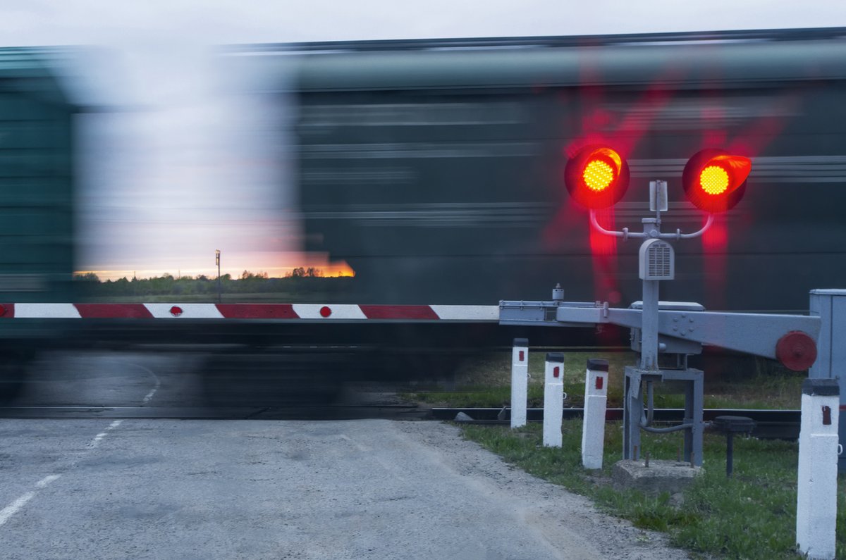 ⚠️🚦🚚 Drivers! CPKC advised us of two railroad crossing malfunctions this morning:
• RG  RD 270, E OF DALEMEAD, AB  X-Street: TWP RD 222
• RG RD 264, W OF CARSELAND, AB  X-Street: TWP RD 221A

We will share updates as we receive them.