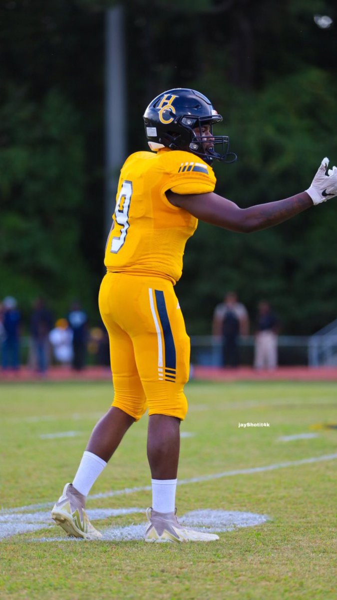 Sr. Carlos Moore DE/LB 5’11 190 3.0 GPA
hudl.com/v/2QqmTt