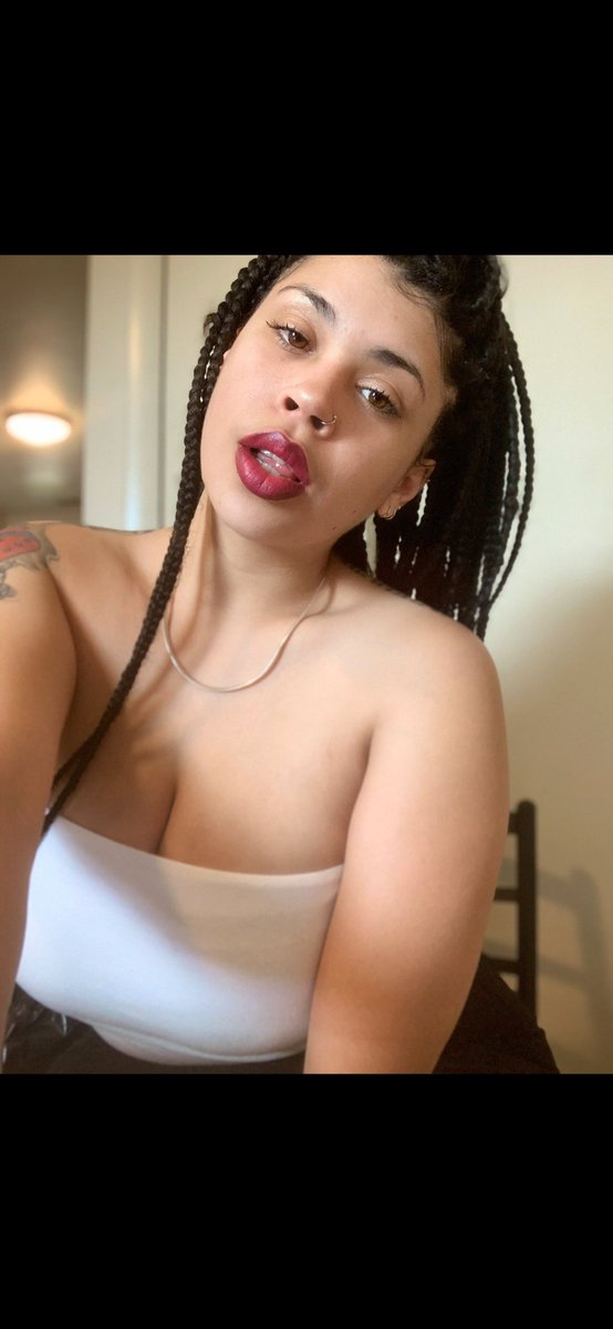 xxArieexx's tweet photo. I'm so cute when I wanna be 🤭😂 https://t.co/4O2TVgw1xv