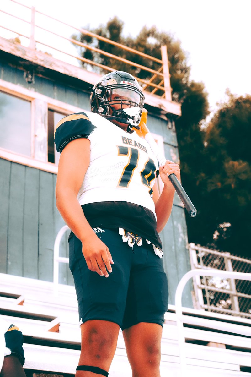 Sr. Xzaviah Lassiter Reid OL 6’5 265 2.7 GPA
x.com/bigzay74/statu…