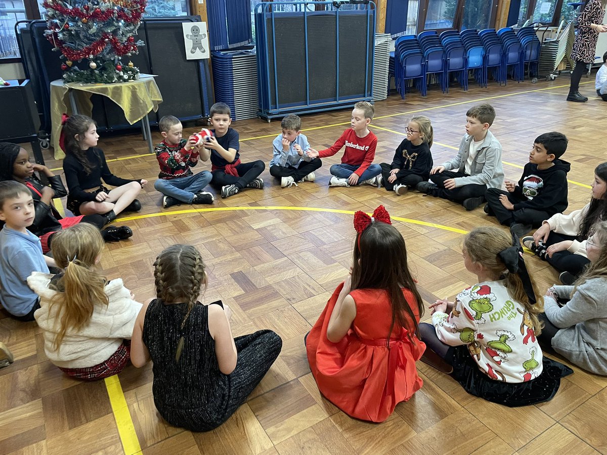 LauriestonP4's tweet photo. P4 had a fantastic afternoon at our Christmas Party 🎉 🎄. https://t.co/T7NAnEKfOe