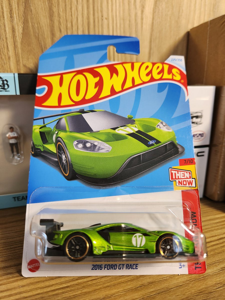 BattleUncle's tweet photo. Original HotWheels
Edisi : Hyper Car
1 set (3 unit) 120k
*FORD GT RACE
*GORDON MURRAY AUTO
*FORD GT40 Mk.IV

Harga satuan 45k
Kondisi : Mint
COD : Maju Bersama Swalayan - Ringroad Medan https://t.co/aXxXX7MuvY