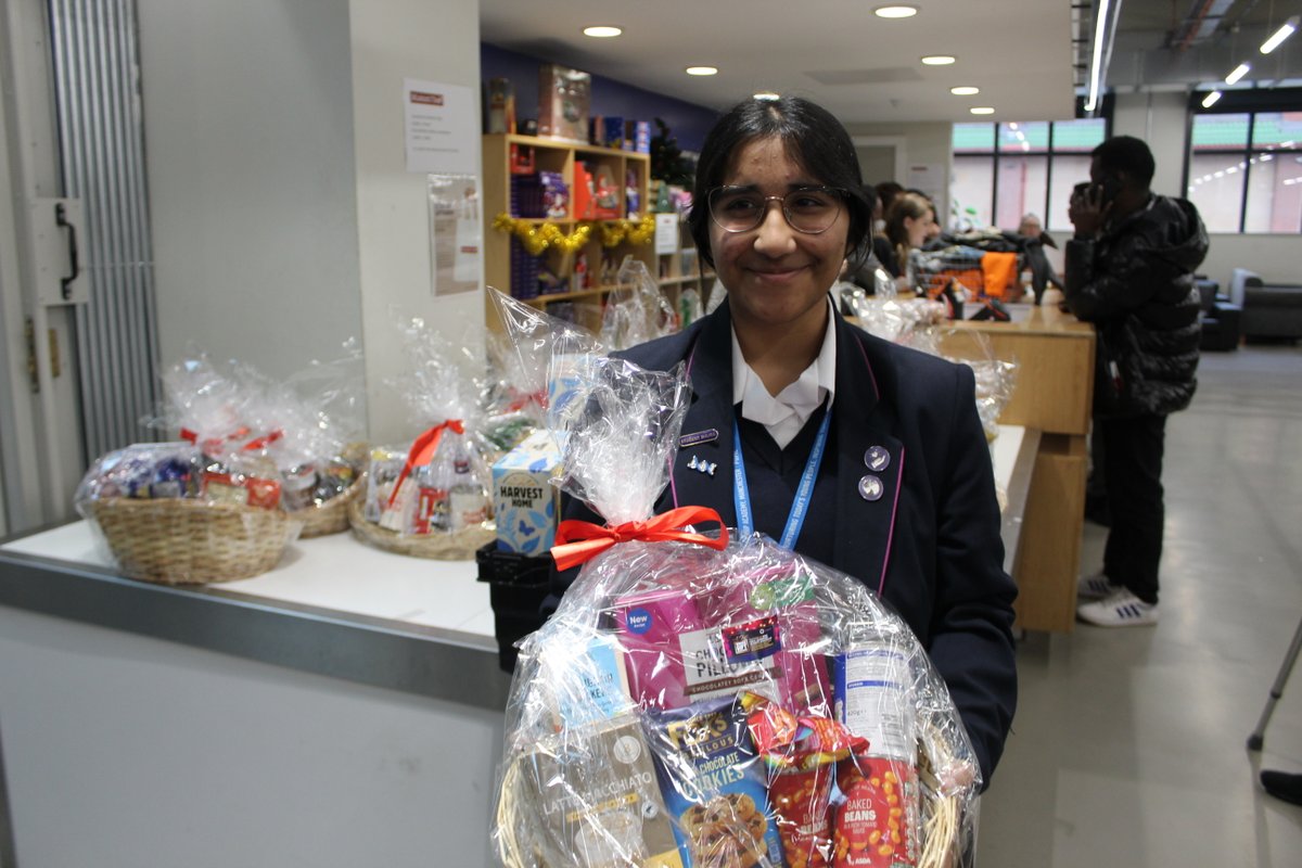 Eden Girls' Leadership Academy, Manchester (@edengirlsmanc) on Twitter photo Today we made our final Winter Gift Programme deliveries to <a href="/PankhurstCentre/">Pankhurst Centre 🐝</a> and <a href="/MustardTreeMCR/">Mustard Tree</a> #wearestar Today we made our final Winter Gift Programme deliveries to <a href="/PankhurstCentre/">Pankhurst Centre 🐝</a> and <a href="/MustardTreeMCR/">Mustard Tree</a> #wearestar