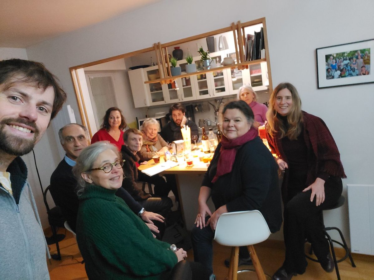 Réunion de notre comité local pr accueillir encore 1 nouveau militant 😊✊🏼
Mais aussi de :
- débattre des conditions pr de potentielles censures du nouveau Premier ministre
- faire 1 point sur les dynamiques unitaires à gauche qui nous sont chères
- parler des municipales à Paris