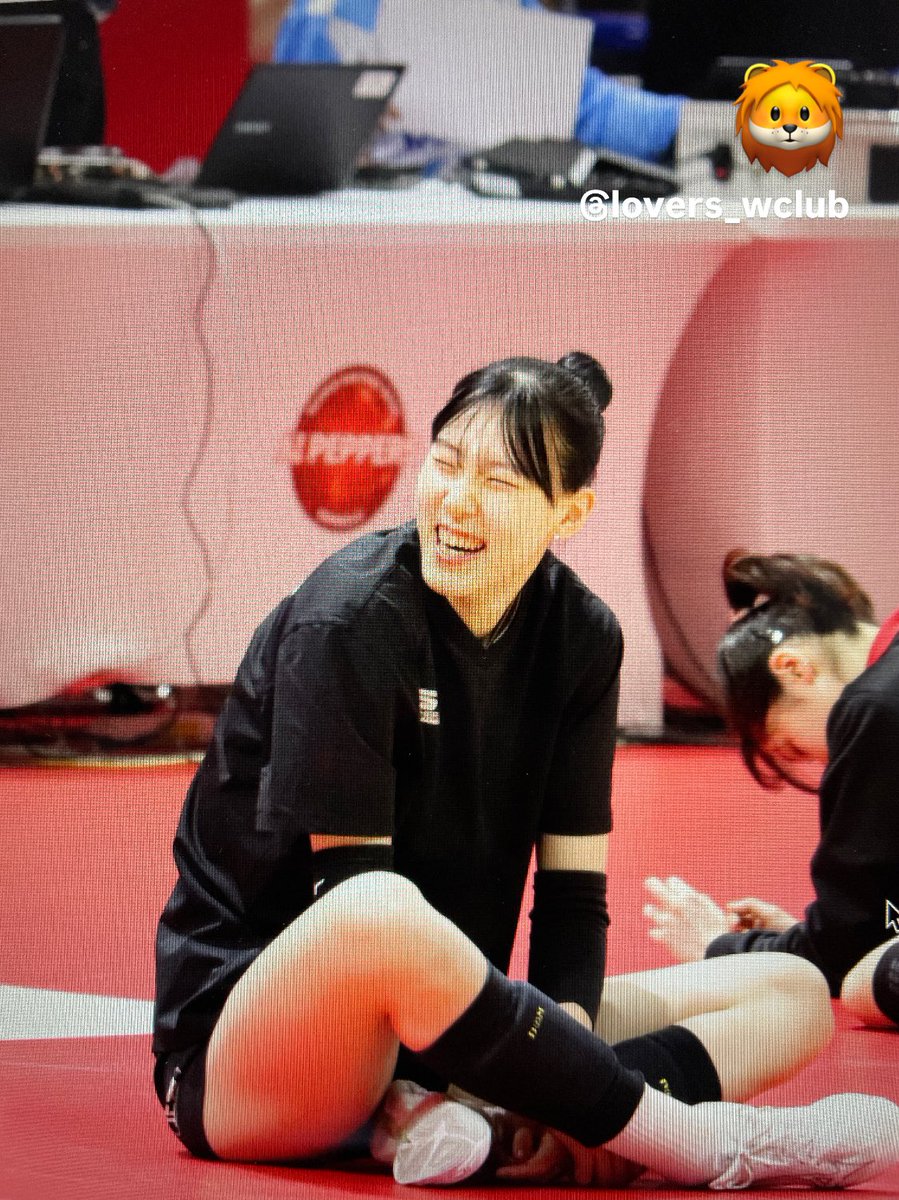 내가너무너무조아하는
눈 감으면서 웃으는 선우 모음