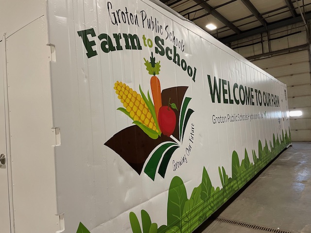 KellyFreezer's tweet image. We wrapped up the Levo project earlier this month and delivered to Groton Public Schools! Can't wait to see what students produce in this fully-equipped, hydroponic shipping container!