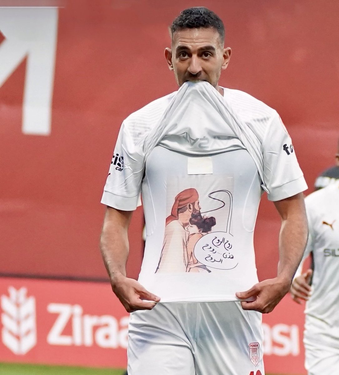 Egyptian footballer and player for Portuguese side Rio Ave, Ahmad Hassan “Kouka” with a beautiful gesture dedicated to Khaled Nabhan and Reem.