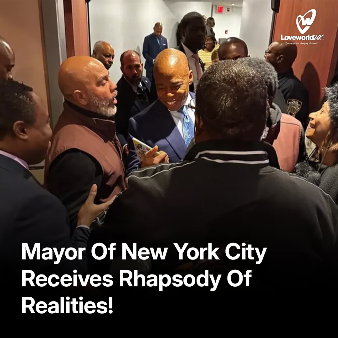 Loveworlduk's tweet photo. Mayor of New York City, Eric Adams, Receives Rhapsody of Realities!
#newyork #america #Reachoutworld #rowd #rowdlive #Reachoutworldday #loveworlduk #loveworldnetworks #LoveWorldNews #loveworldeurope https://t.co/dCGrSKaFQL
